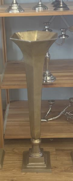 Picture of GOLD TRUMPET HEX VASE 35"